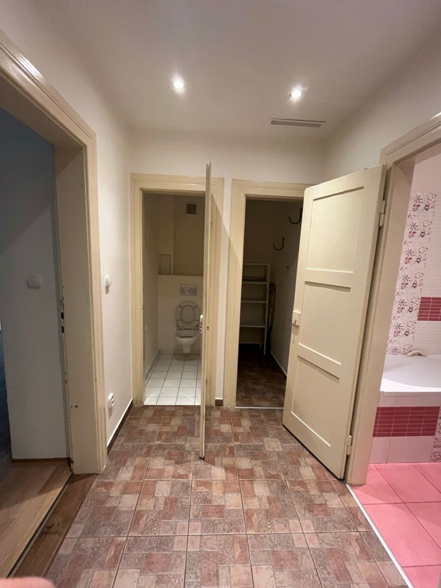 Prenájom bytu 2-izbový 52 m², Jirečkova, Praha, Praha Prenájom bytu 2-izbový 52 m², Jirečkova, Praha, Praha