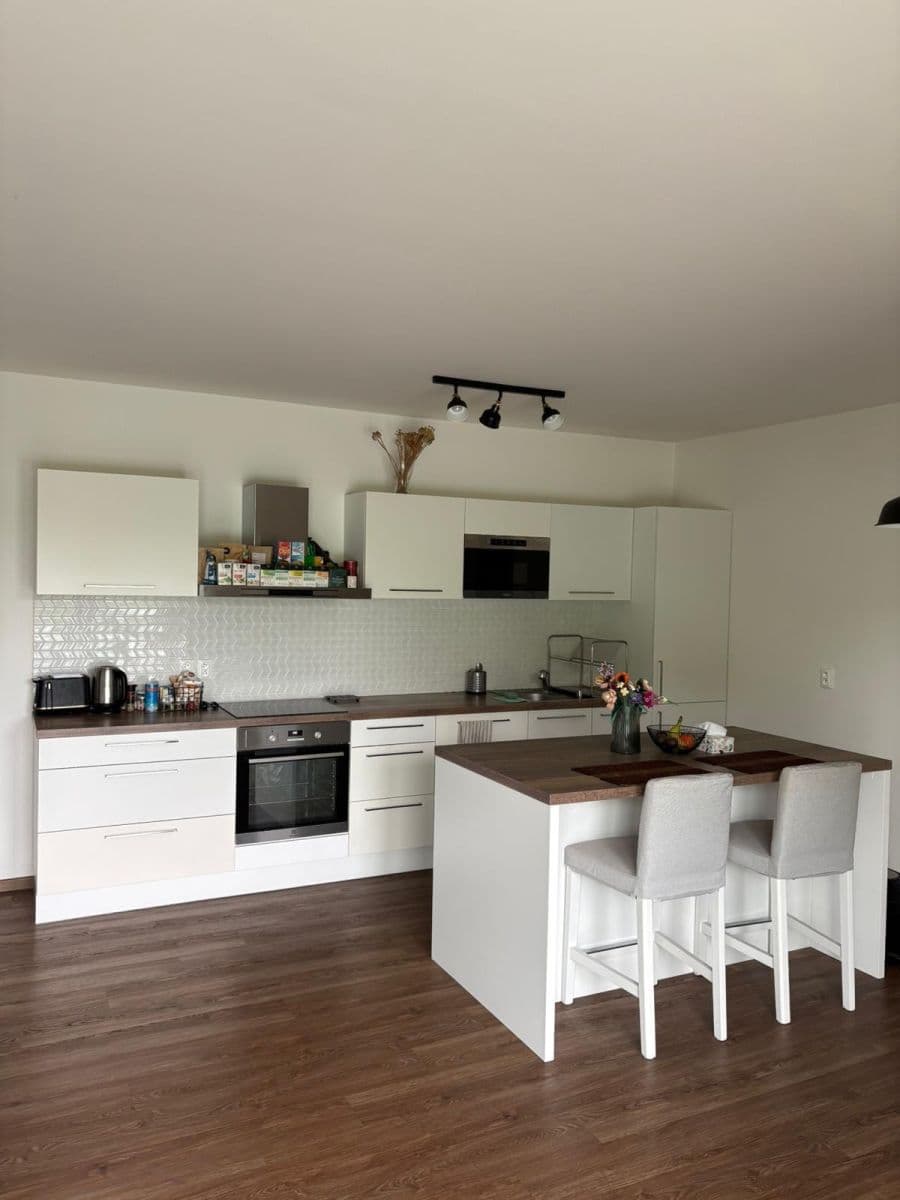 Prenájom bytu 2-izbový 75 m², Třída Jiřího Pelikána, Olomouc, Olomoucký kraj Prenájom bytu 2-izbový 75 m², Třída Jiřího Pelikána, Olomouc, Olomoucký kraj