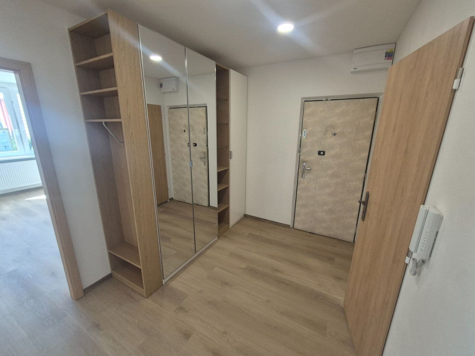 Prenájom bytu 2-izbový 60 m², Zdislavická, Praha, Praha Prenájom bytu 2-izbový 60 m², Zdislavická, Praha, Praha