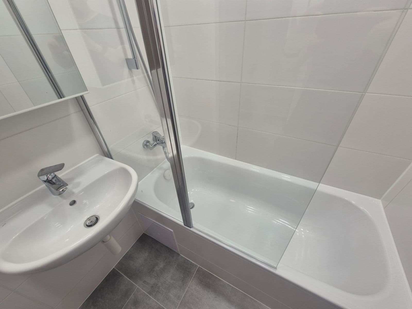 Prenájom bytu 2-izbový 60 m², Zdislavická, Praha, Praha Prenájom bytu 2-izbový 60 m², Zdislavická, Praha, Praha