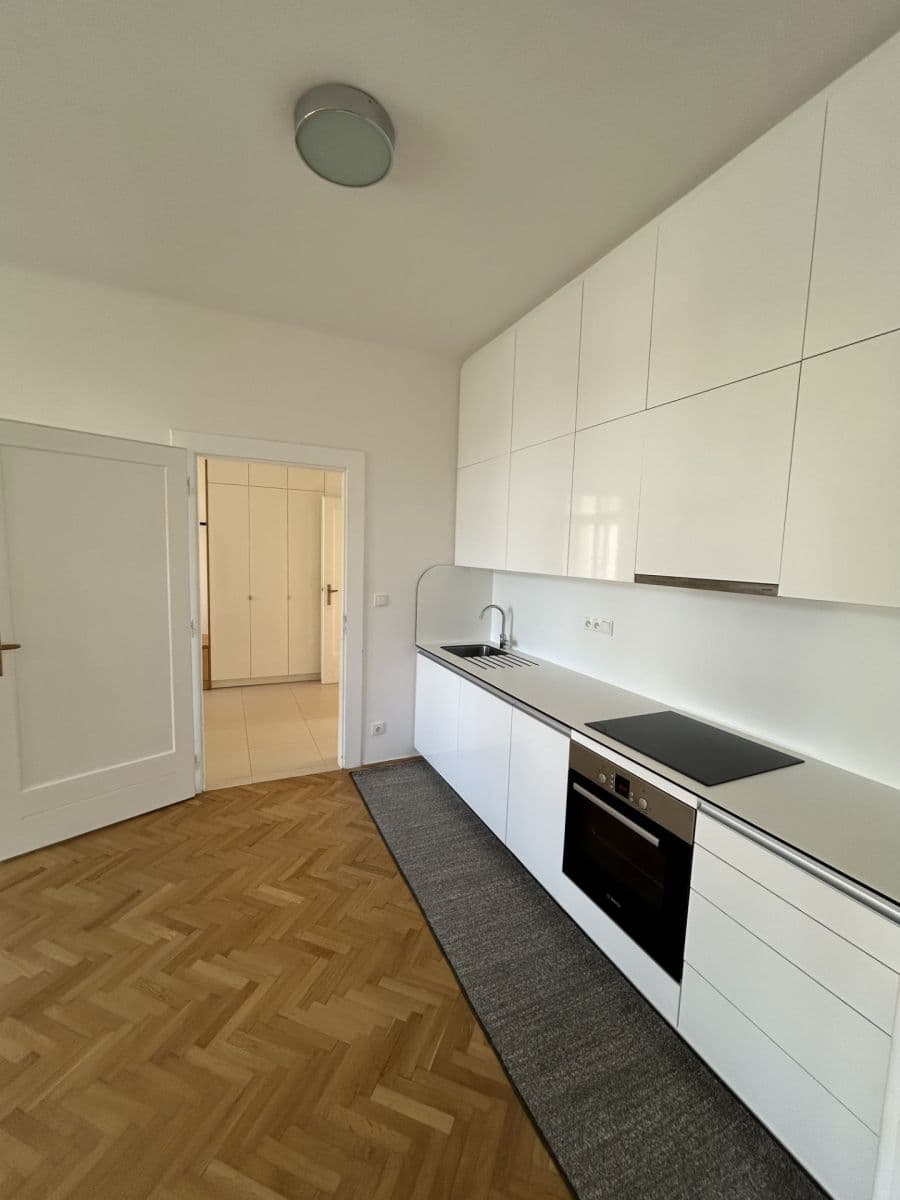 Prenájom bytu 2-izbový 69 m², Kostelní, Praha, Praha Prenájom bytu 2-izbový 69 m², Kostelní, Praha, Praha