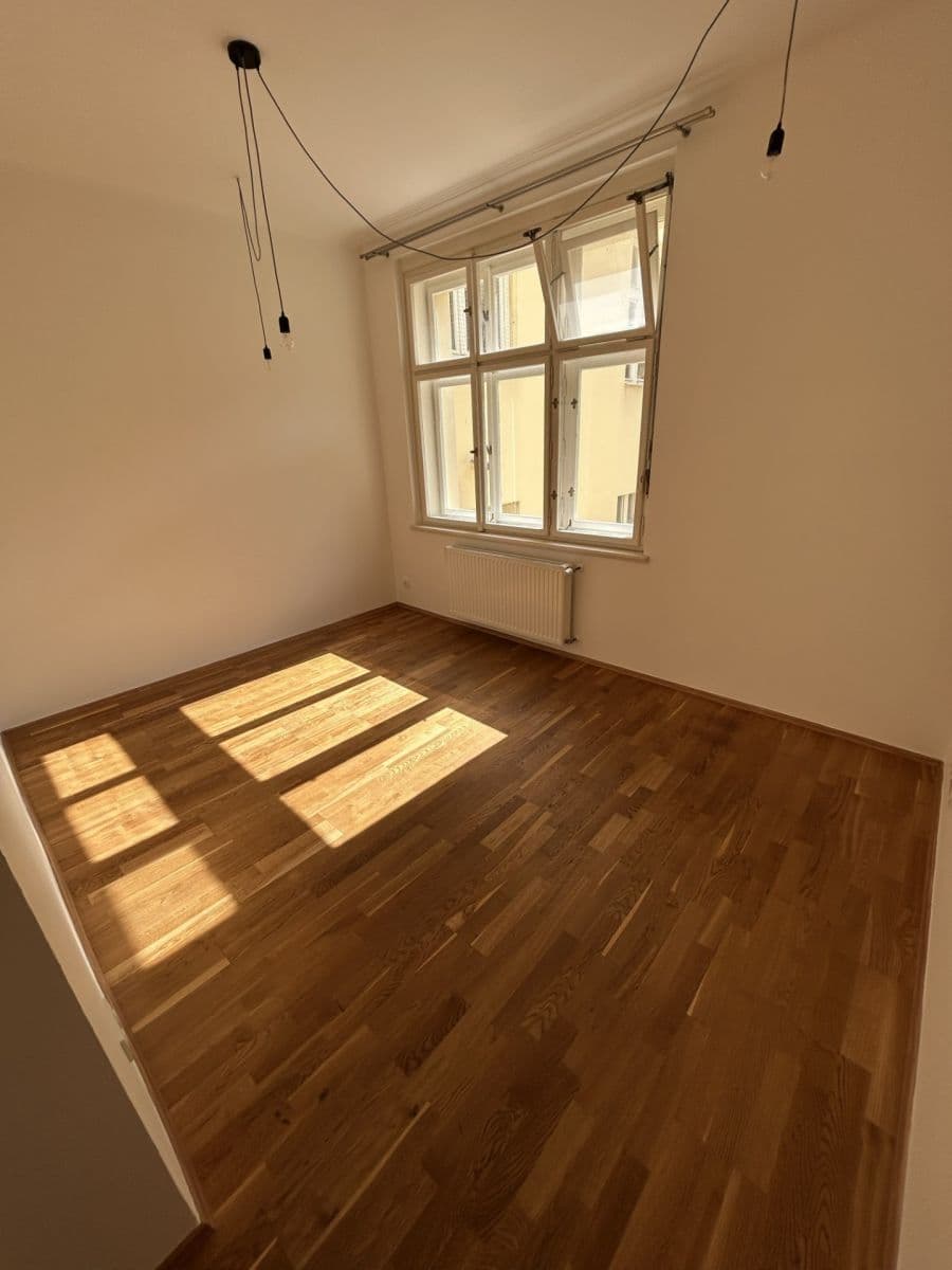 Prenájom bytu 2-izbový 69 m², Kostelní, Praha, Praha Prenájom bytu 2-izbový 69 m², Kostelní, Praha, Praha