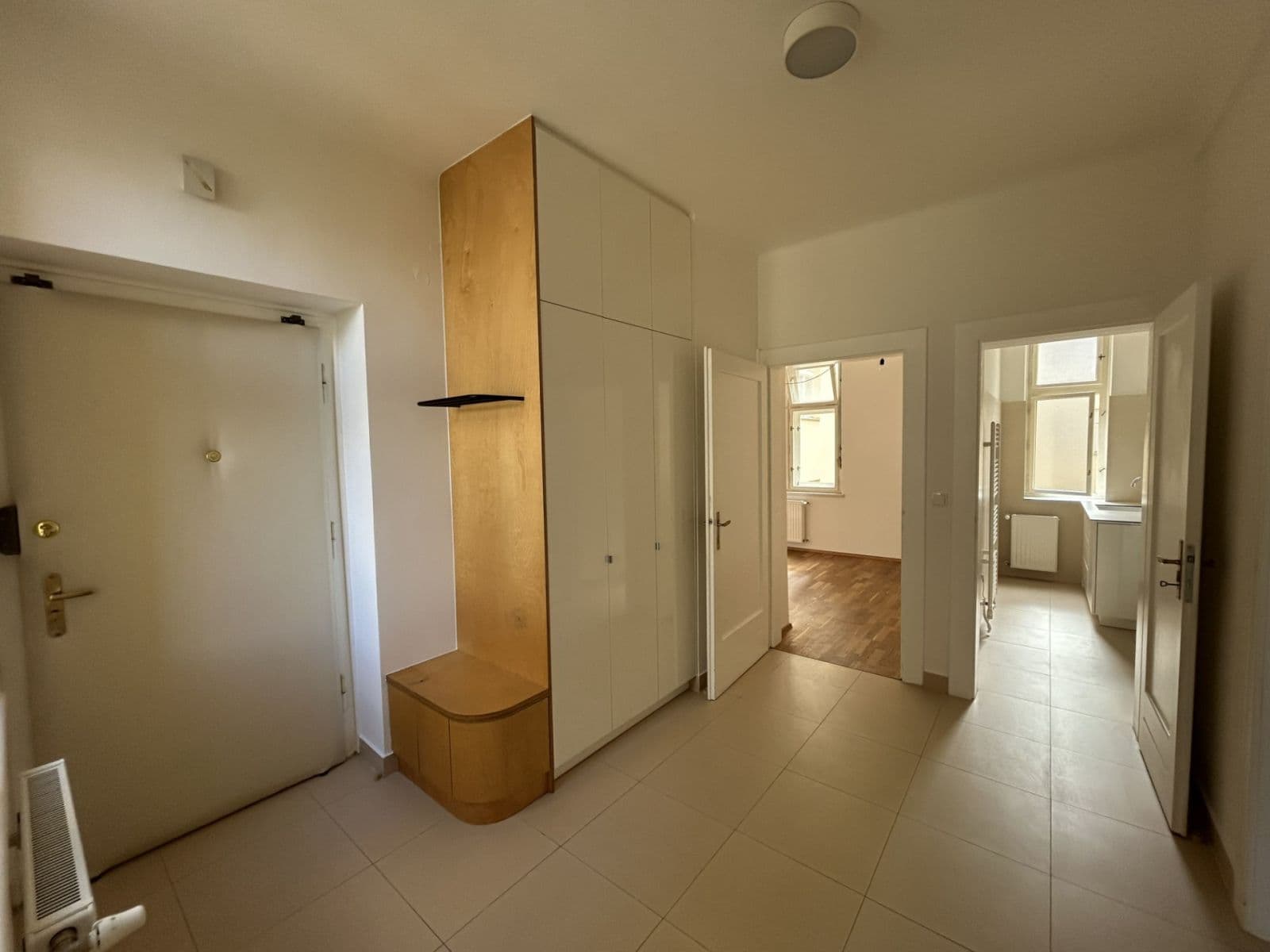 Prenájom bytu 2-izbový 69 m², Kostelní, Praha, Praha Prenájom bytu 2-izbový 69 m², Kostelní, Praha, Praha