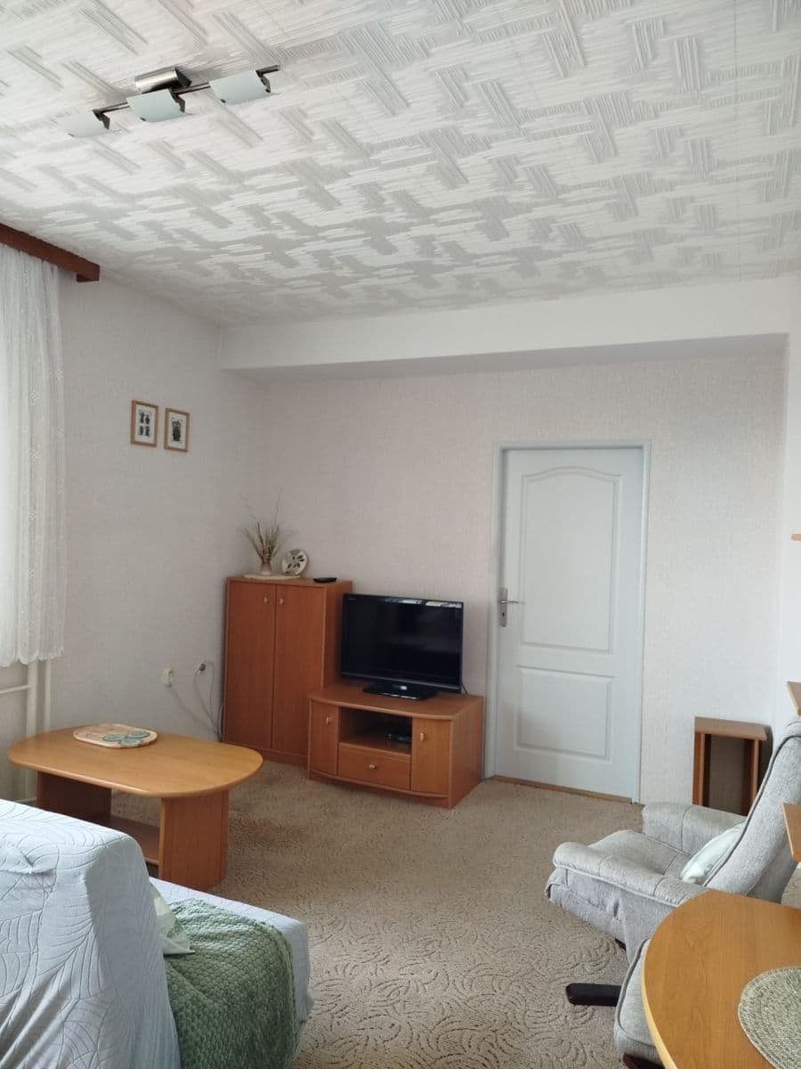 Prenájom bytu 2-izbový 56 m², Dělnické nám., Třebíč, Kraj Vysočina Prenájom bytu 2-izbový 56 m², Dělnické nám., Třebíč, Kraj Vysočina