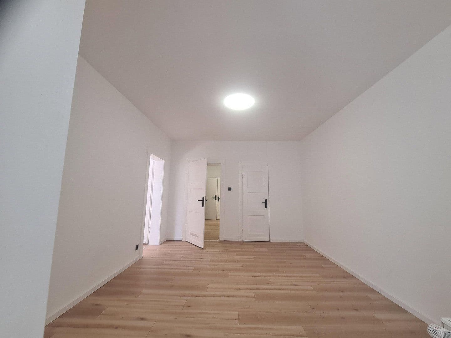 Prenájom bytu 2-izbový 55 m², Düsseldorf, Severné Porýnie - Westfálsko Prenájom bytu 2-izbový 55 m², Düsseldorf, Severné Porýnie - Westfálsko
