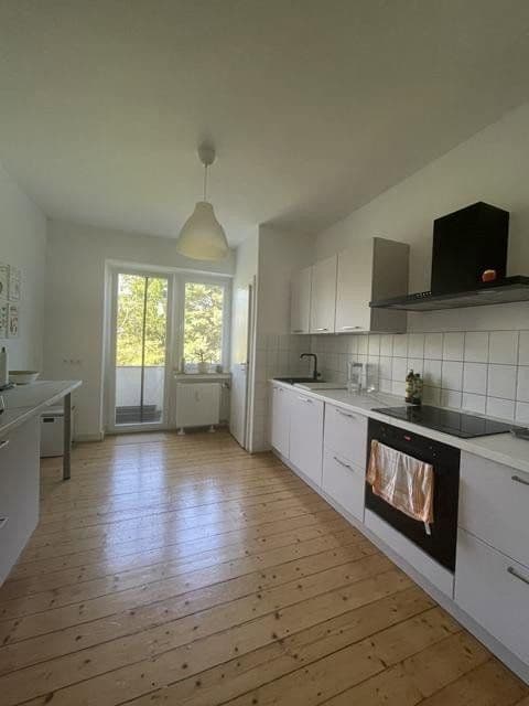 Prenájom bytu 3-izbový 91 m², Richardstraße 60, Düsseldorf, Severné Porýnie - Westfálsko Prenájom bytu 3-izbový 91 m², Richardstraße 60, Düsseldorf, Severné Porýnie - Westfálsko