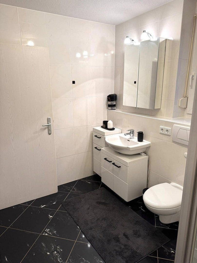 Prenájom bytu 2-izbový 60 m², Schleiermacherstraße 43b, Augsburg, Bavorsko Prenájom bytu 2-izbový 60 m², Schleiermacherstraße 43b, Augsburg, Bavorsko