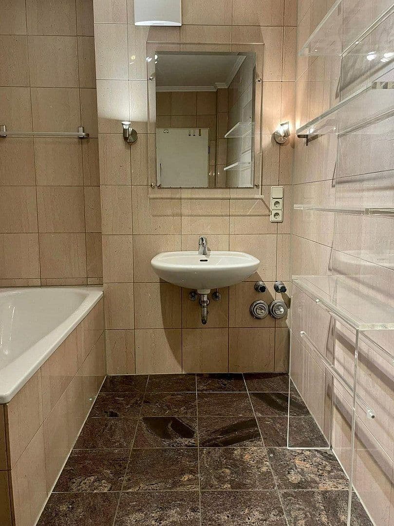 Prenájom bytu 1-izbový 57 m², Steinerstrasse 3, Bonn-Beuel, Severné Porýnie - Westfálsko Prenájom bytu 1-izbový 57 m², Steinerstrasse 3, Bonn-Beuel, Severné Porýnie - Westfálsko