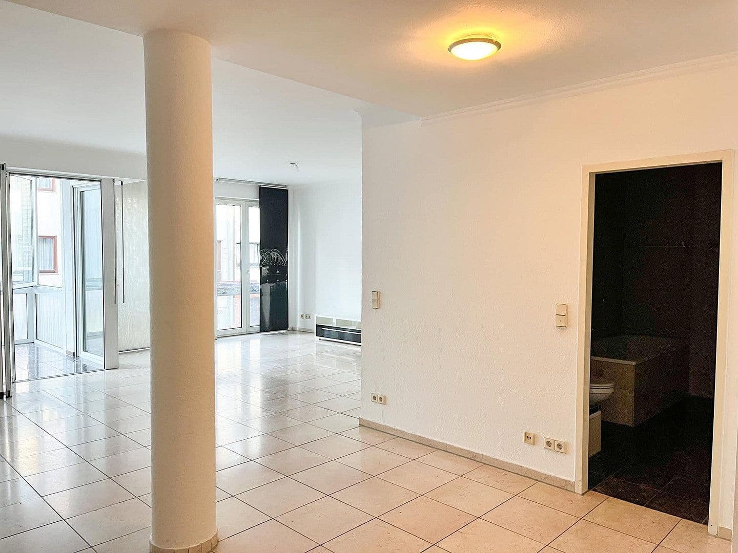 Prenájom bytu 1-izbový 57 m², Steinerstrasse 3, Bonn-Beuel, Severné Porýnie - Westfálsko Prenájom bytu 1-izbový 57 m², Steinerstrasse 3, Bonn-Beuel, Severné Porýnie - Westfálsko