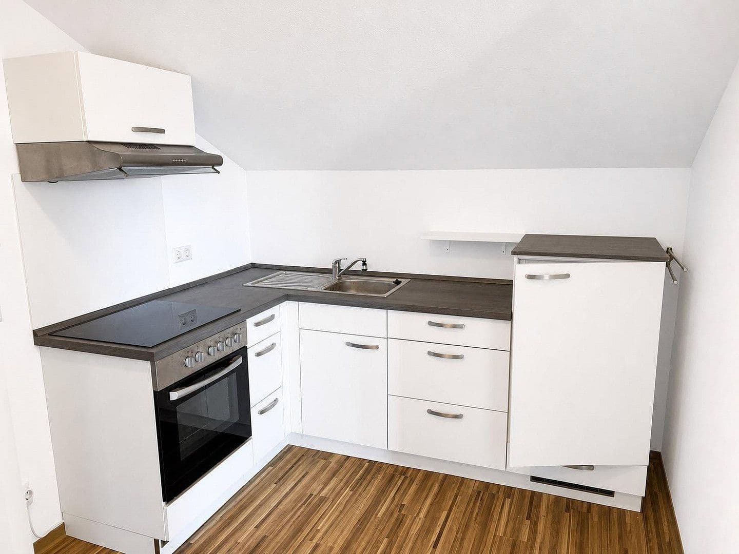 Prenájom bytu 1-izbový 34 m², Weberstr. 15/1, Salach, Bádensko-Wurttembersko Prenájom bytu 1-izbový 34 m², Weberstr. 15/1, Salach, Bádensko-Wurttembersko