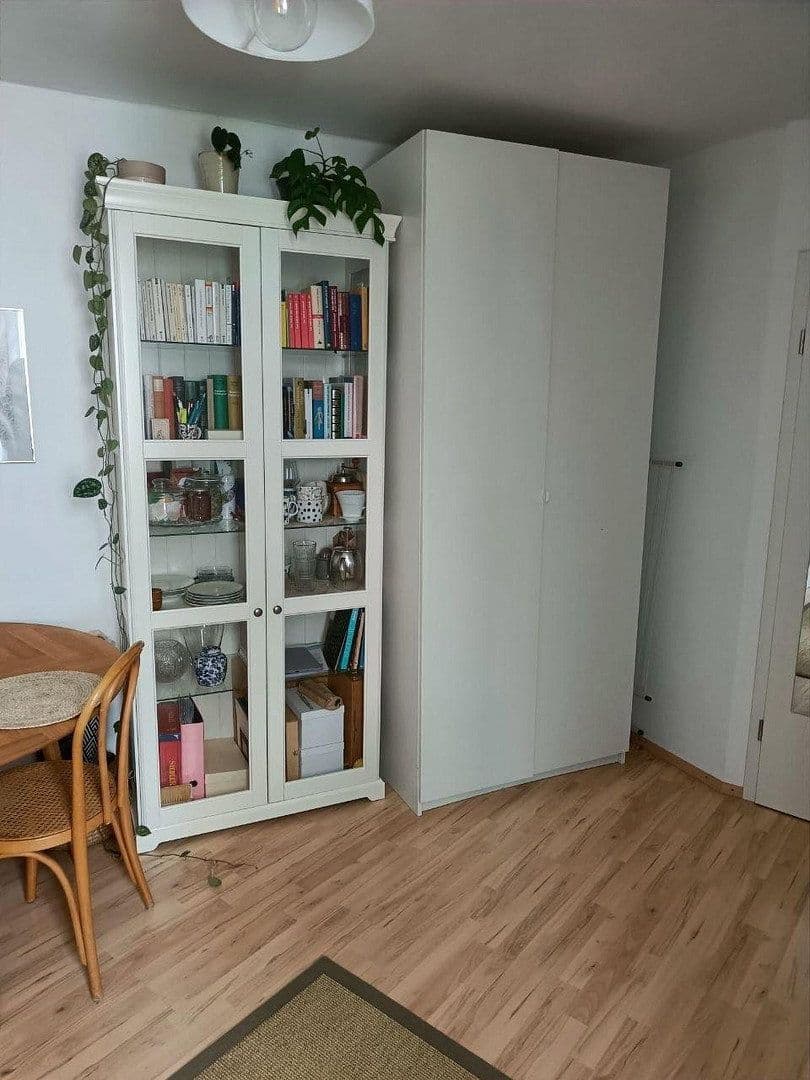 Prenájom bytu 1-izbový 26 m², München, Bavorsko Prenájom bytu 1-izbový 26 m², München, Bavorsko