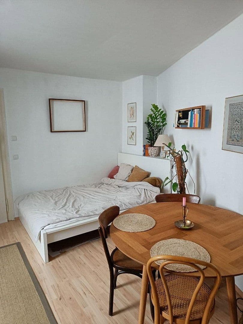 Prenájom bytu 1-izbový 26 m², München, Bavorsko Prenájom bytu 1-izbový 26 m², München, Bavorsko