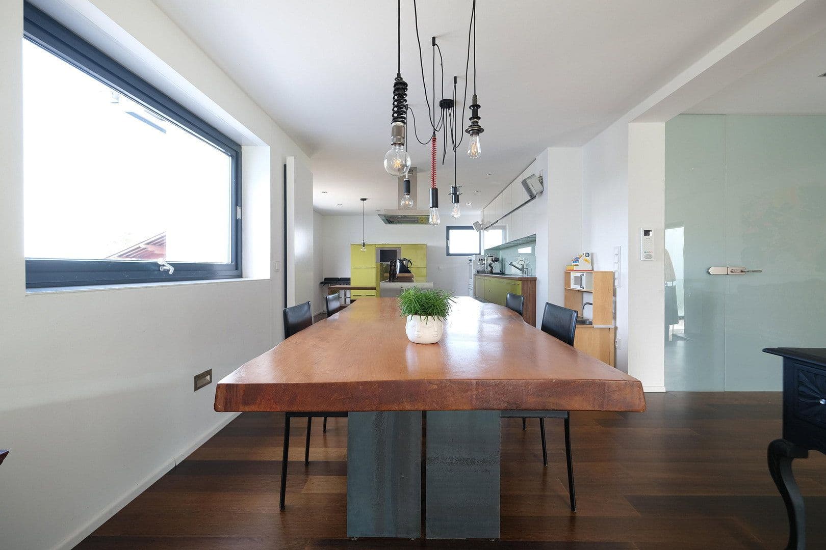 Predaj domu 398 m², pozemok 1.355 m², Reichertshausen, Bavorsko Predaj domu 398 m², pozemok 1.355 m², Reichertshausen, Bavorsko