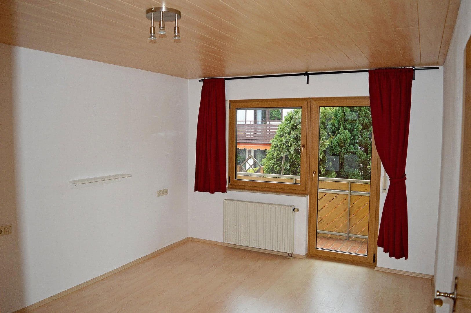 Prenájom bytu 3-izbový 90 m², Schönaich, Bádensko-Wurttembersko Prenájom bytu 3-izbový 90 m², Schönaich, Bádensko-Wurttembersko