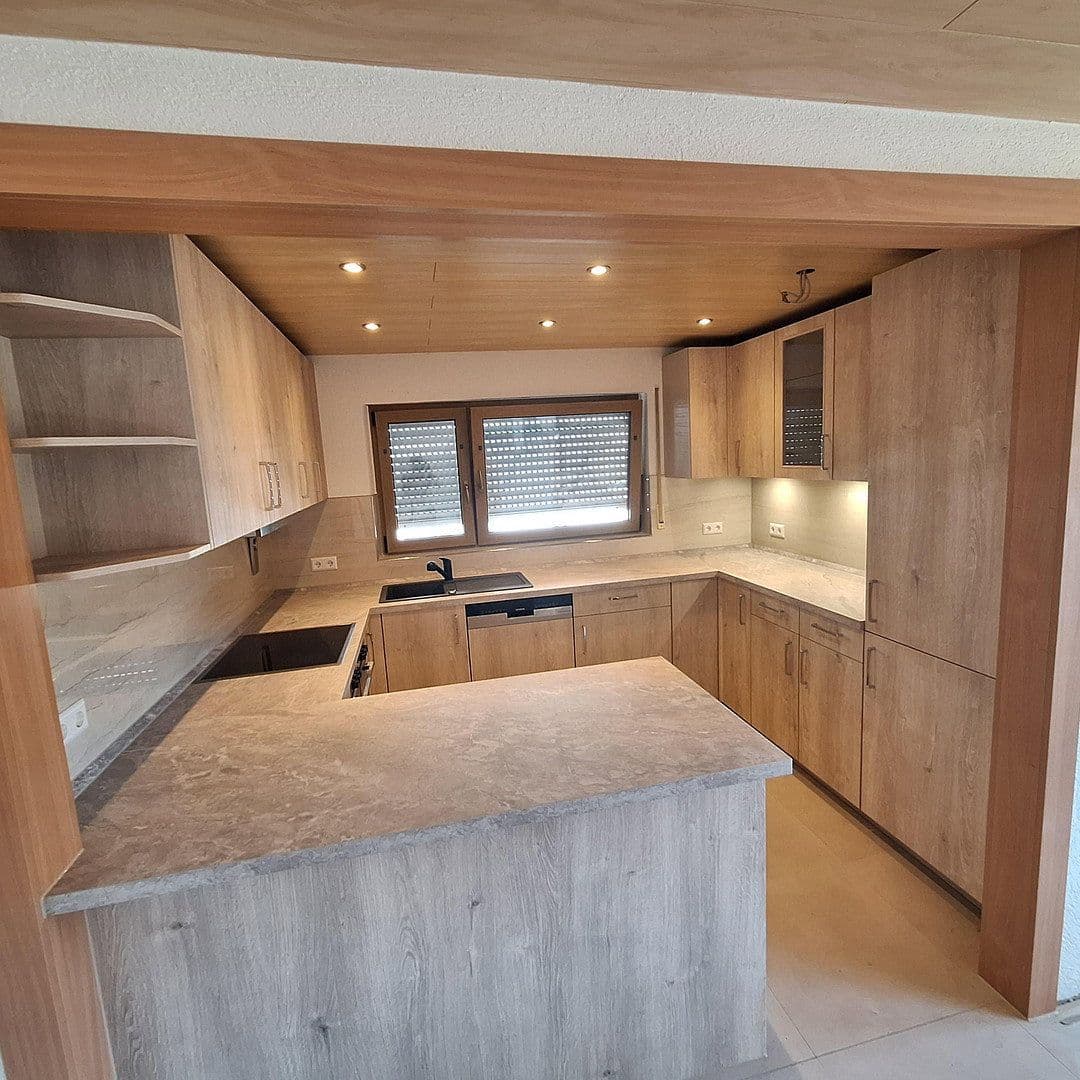 Prenájom bytu 3-izbový 90 m², Schönaich, Bádensko-Wurttembersko Prenájom bytu 3-izbový 90 m², Schönaich, Bádensko-Wurttembersko