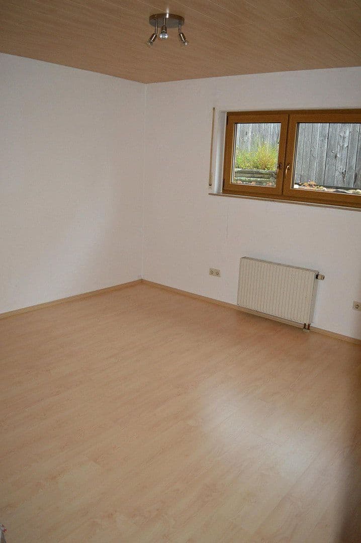 Prenájom bytu 3-izbový 90 m², Schönaich, Bádensko-Wurttembersko Prenájom bytu 3-izbový 90 m², Schönaich, Bádensko-Wurttembersko