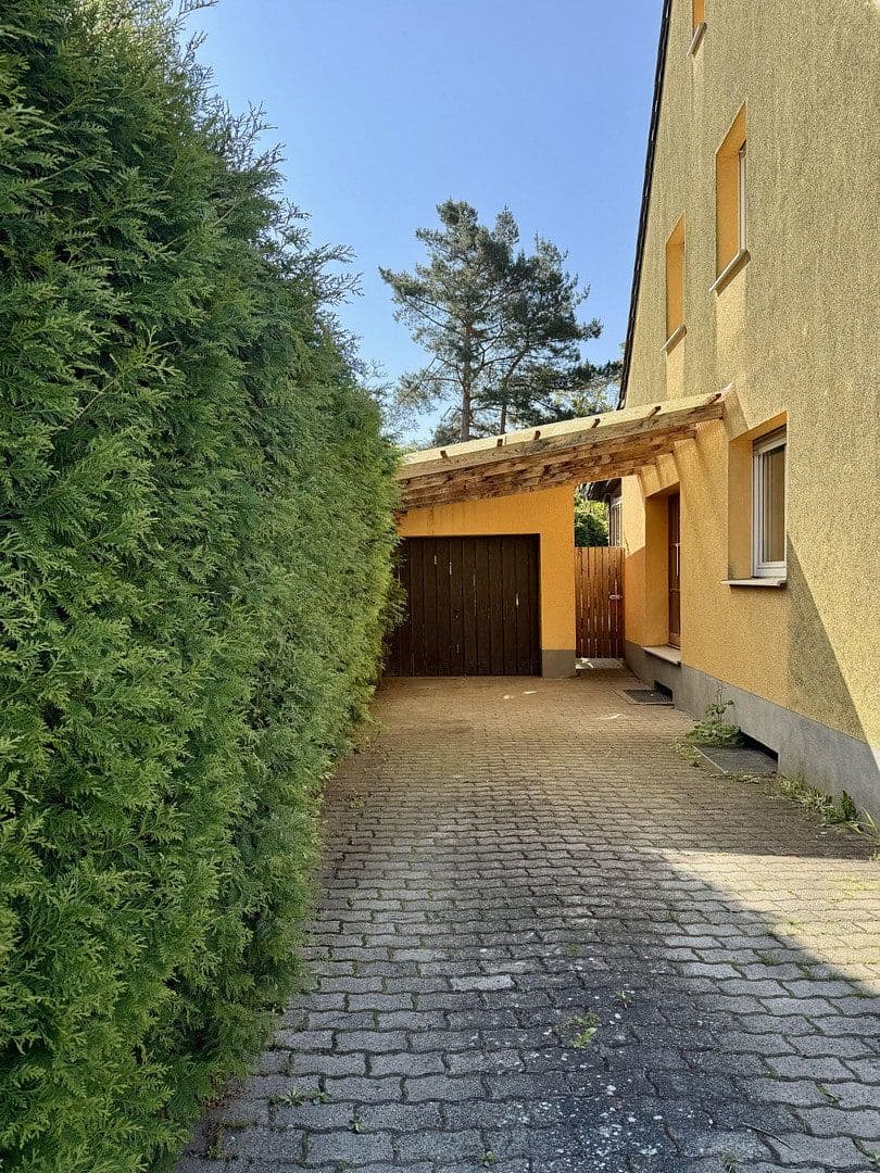 Predaj domu 209 m², pozemok 995 m², Rückersdorf, Bavorsko Predaj domu 209 m², pozemok 995 m², Rückersdorf, Bavorsko