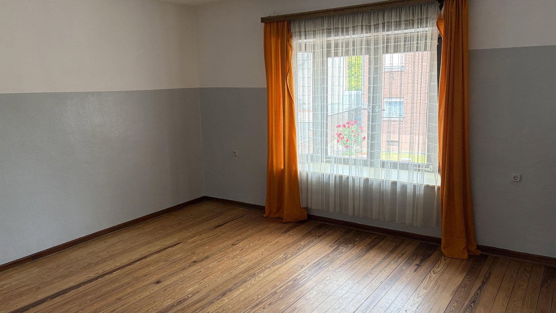 Predaj nebytového priestoru 950 m², Bergheim, Severné Porýnie - Westfálsko Predaj nebytového priestoru 950 m², Bergheim, Severné Porýnie - Westfálsko
