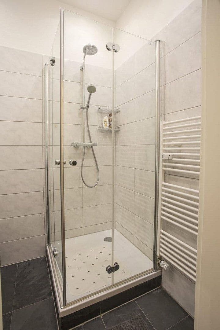 Predaj bytu 2-izbový 57 m², Ohmstr. 9, Berlin, Berlín Predaj bytu 2-izbový 57 m², Ohmstr. 9, Berlin, Berlín