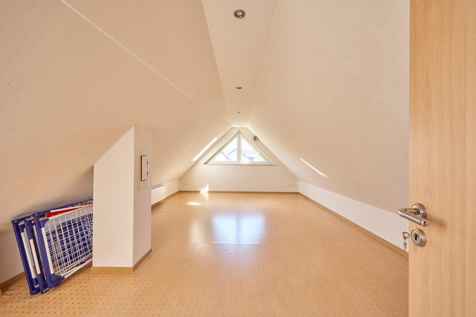 Predaj domu 152 m², pozemok 378 m², Meschede, Severné Porýnie - Westfálsko Predaj domu 152 m², pozemok 378 m², Meschede, Severné Porýnie - Westfálsko