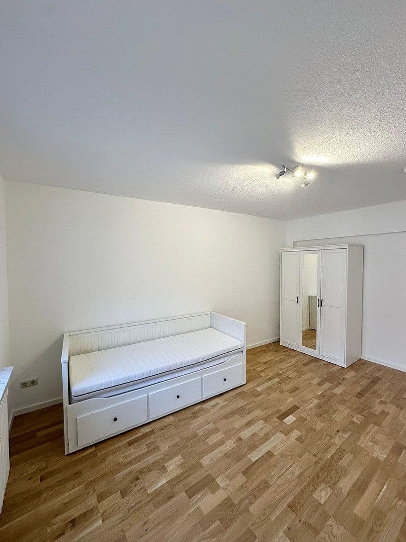 Prenájom bytu 1-izbový 70 m², Leopoldstr 57, München, Bavorsko Prenájom bytu 1-izbový 70 m², Leopoldstr 57, München, Bavorsko