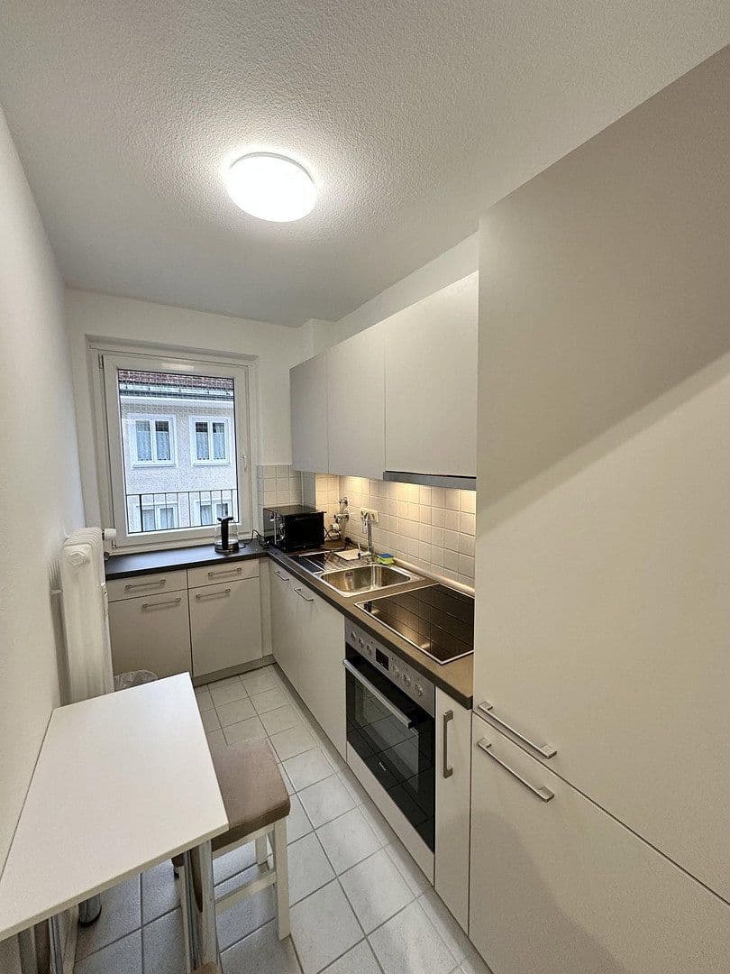 Prenájom bytu 1-izbový 70 m², Leopoldstr 57, München, Bavorsko Prenájom bytu 1-izbový 70 m², Leopoldstr 57, München, Bavorsko