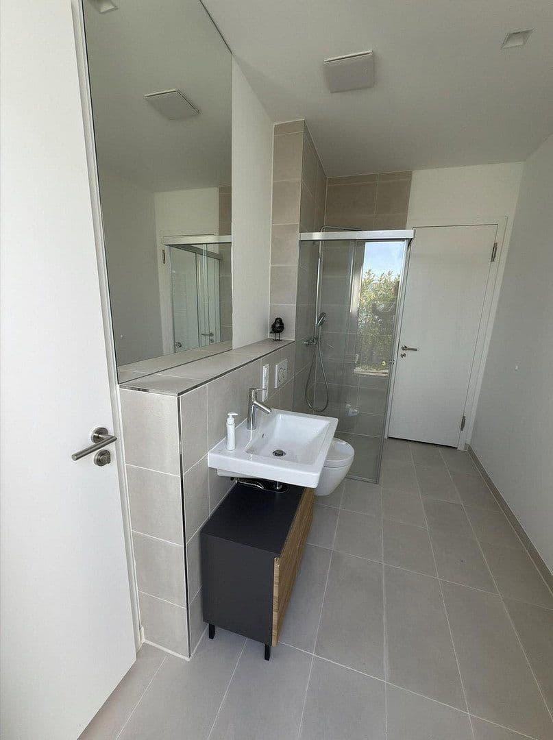 Prenájom bytu 1-izbový 45 m², Berlin, Berlín Prenájom bytu 1-izbový 45 m², Berlin, Berlín