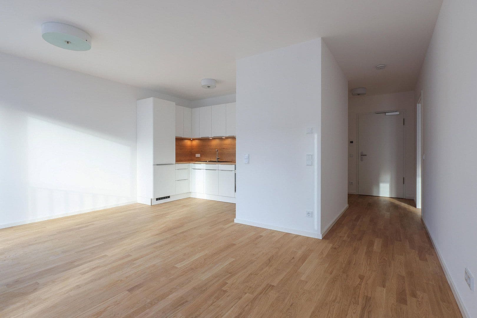 Prenájom bytu 2-izbový 56 m², Berlin, Berlín Prenájom bytu 2-izbový 56 m², Berlin, Berlín