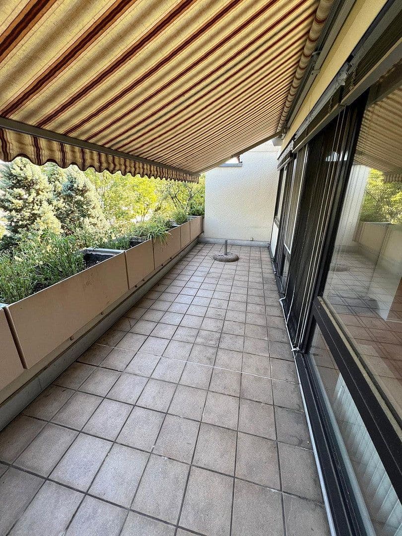 Prenájom bytu 6-izbový 160 m², Ludwigshafen, Porýnie-Falcko Prenájom bytu 6-izbový 160 m², Ludwigshafen, Porýnie-Falcko