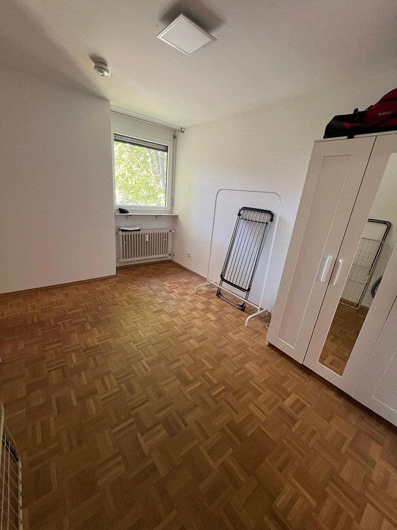 Prenájom bytu 6-izbový 160 m², Ludwigshafen, Porýnie-Falcko Prenájom bytu 6-izbový 160 m², Ludwigshafen, Porýnie-Falcko