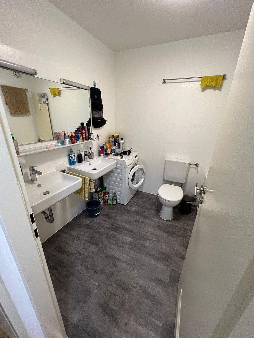 Prenájom bytu 6-izbový 160 m², Ludwigshafen, Porýnie-Falcko Prenájom bytu 6-izbový 160 m², Ludwigshafen, Porýnie-Falcko