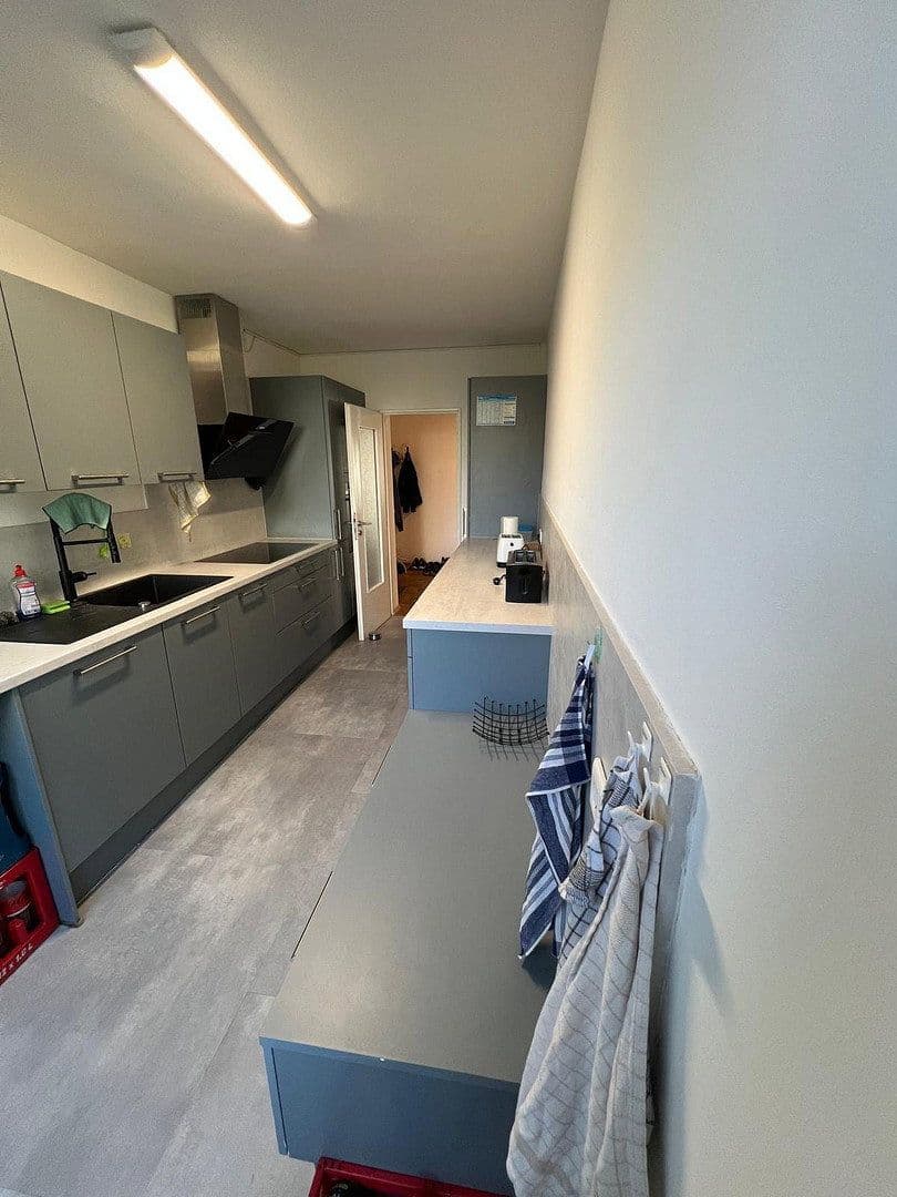 Prenájom bytu 6-izbový 160 m², Ludwigshafen, Porýnie-Falcko Prenájom bytu 6-izbový 160 m², Ludwigshafen, Porýnie-Falcko
