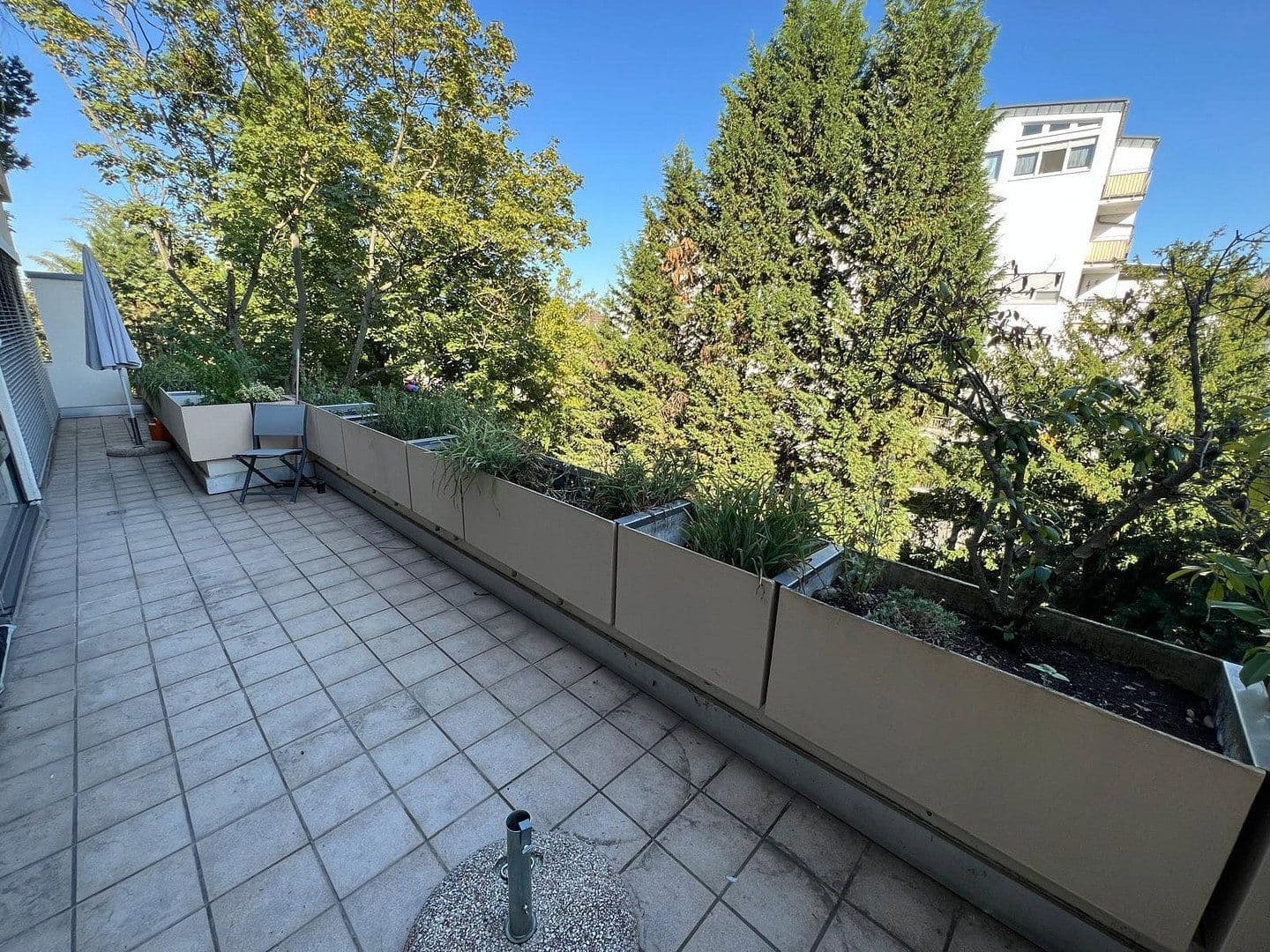 Prenájom bytu 6-izbový 160 m², Ludwigshafen, Porýnie-Falcko Prenájom bytu 6-izbový 160 m², Ludwigshafen, Porýnie-Falcko