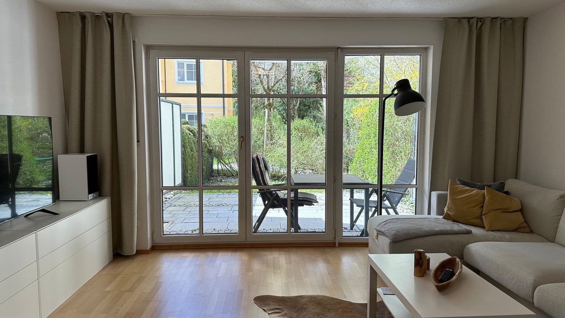 Prenájom bytu 2-izbový 71 m², München, Bavorsko Prenájom bytu 2-izbový 71 m², München, Bavorsko