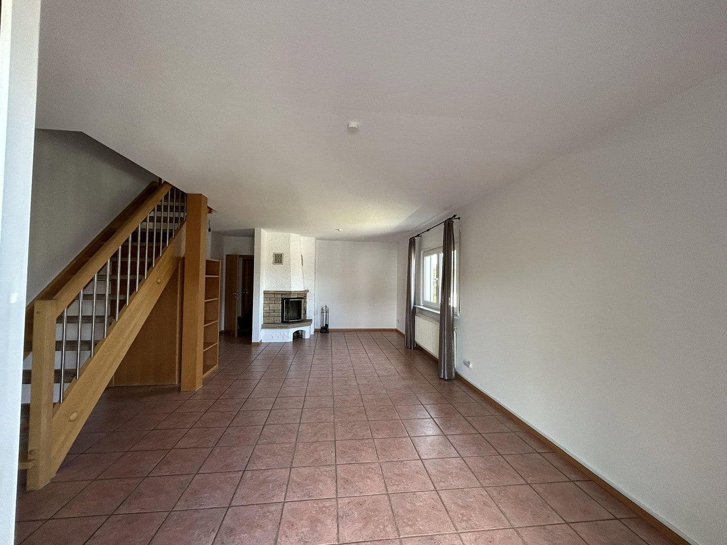Prenájom bytu 3-izbový 130 m², Niedernhausen, Hesensko Prenájom bytu 3-izbový 130 m², Niedernhausen, Hesensko