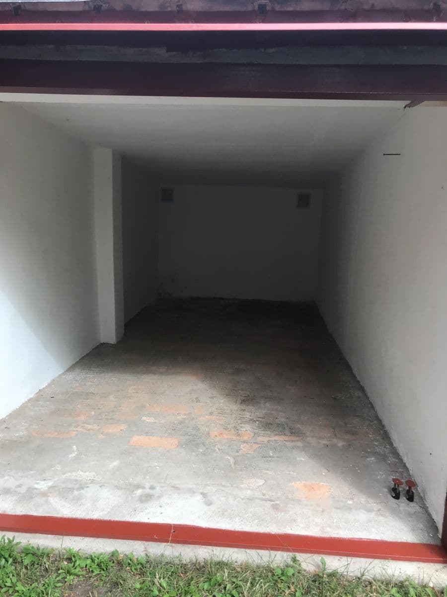 Prenájom garáže 18 m², Závišova, Praha, Praha Prenájom garáže 18 m², Závišova, Praha, Praha