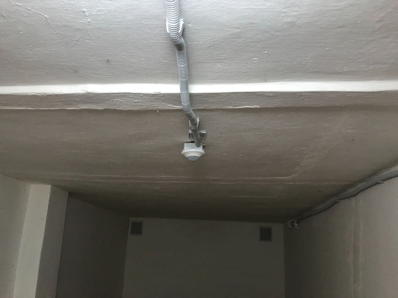 Prenájom garáže 18 m², Závišova, Praha, Praha Prenájom garáže 18 m², Závišova, Praha, Praha