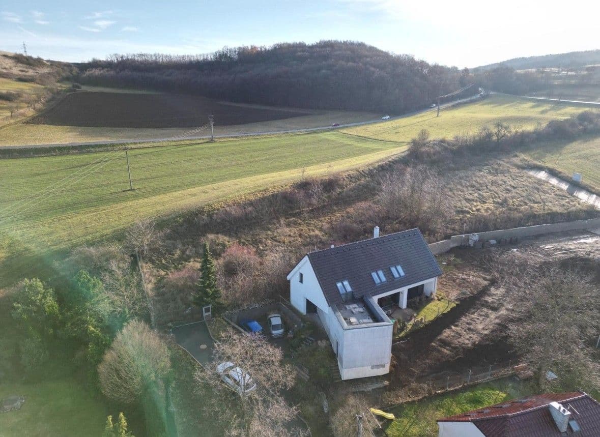 Predaj pozemku 856 m², Koněprusy, Středočeský kraj Predaj pozemku 856 m², Koněprusy, Středočeský kraj