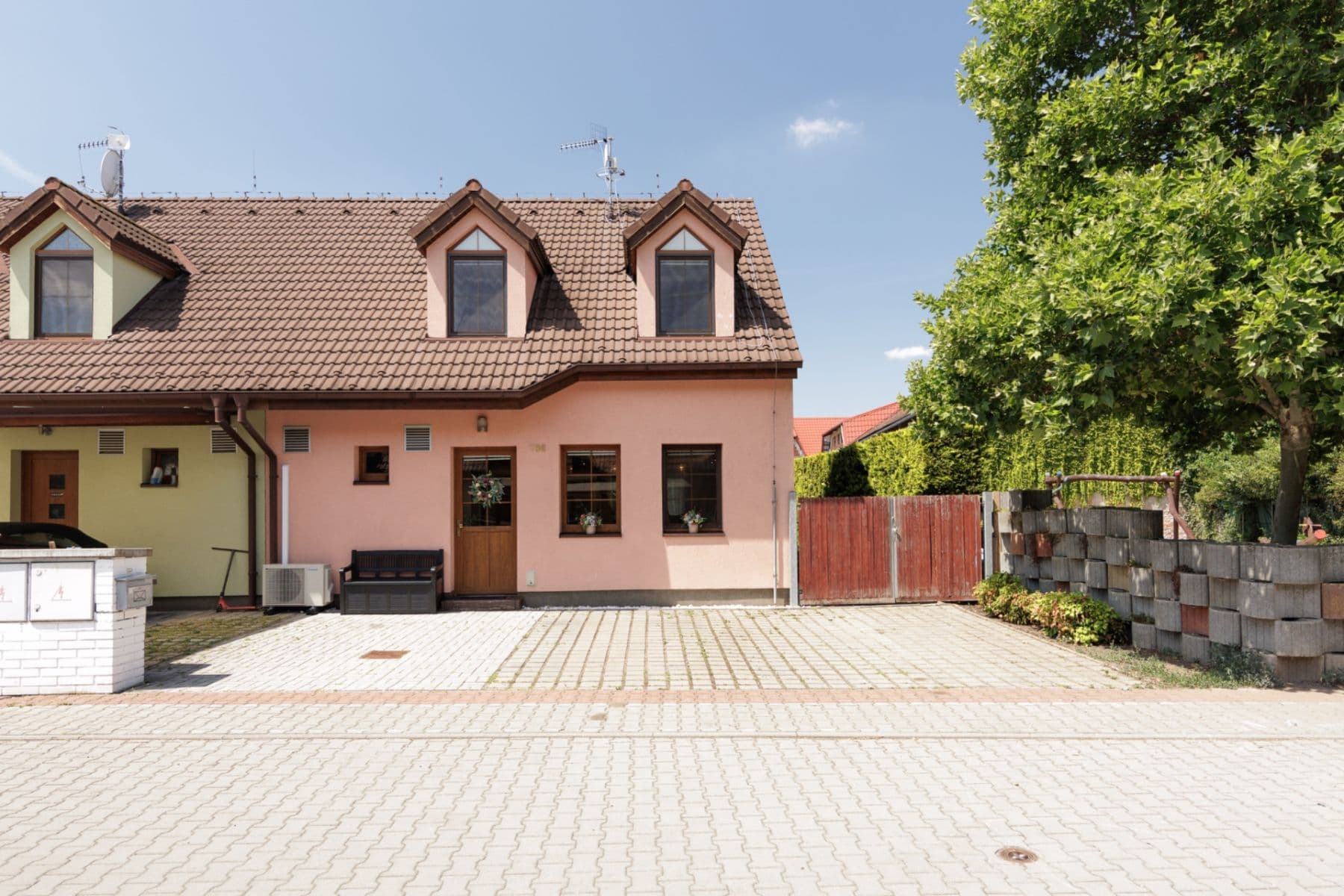 Predaj domu 104 m², pozemok 270 m², Ve Dvoře, Líbeznice, Středočeský kraj Predaj domu 104 m², pozemok 270 m², Ve Dvoře, Líbeznice, Středočeský kraj