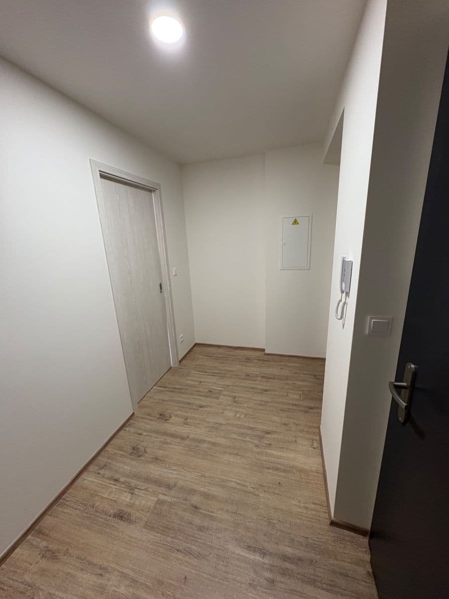Prenájom bytu 1-izbový 38 m², Pšeničná, Hořovice, Středočeský kraj Prenájom bytu 1-izbový 38 m², Pšeničná, Hořovice, Středočeský kraj