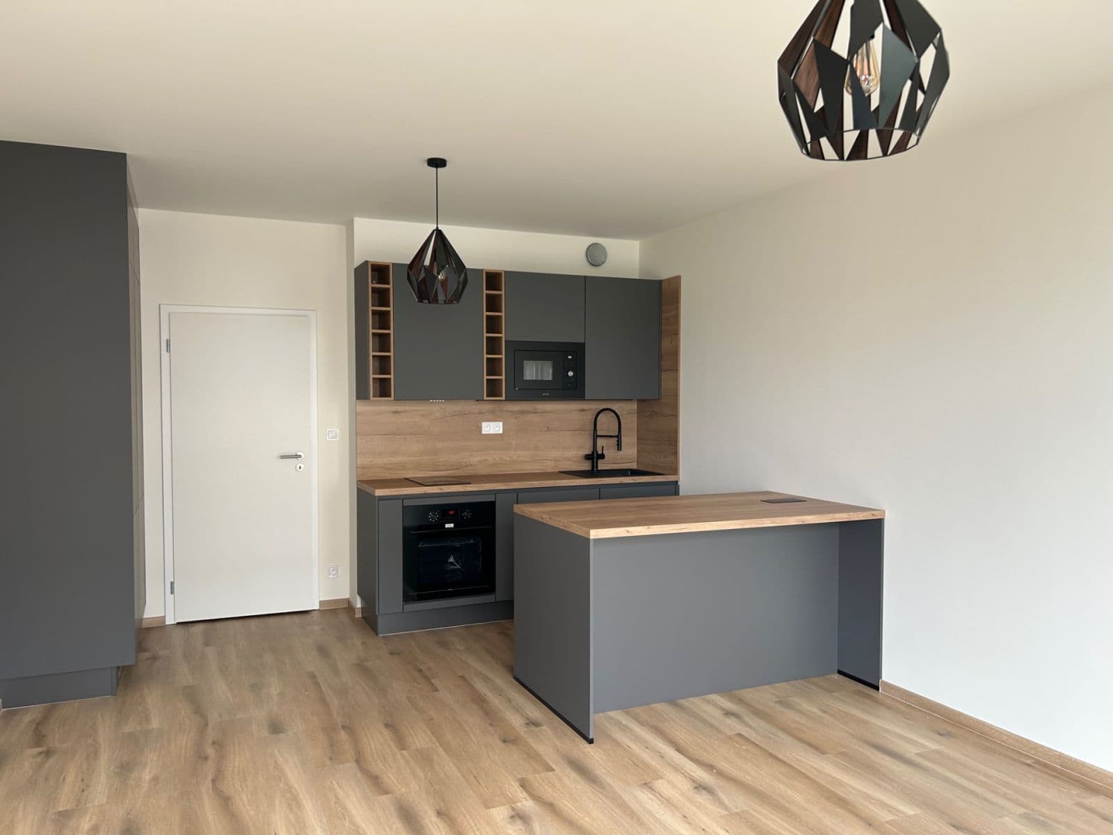 Prenájom bytu 1-izbový 35 m², Gerstelova, Praha, Praha Prenájom bytu 1-izbový 35 m², Gerstelova, Praha, Praha