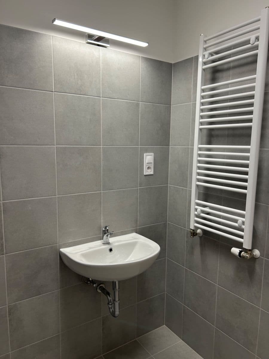 Prenájom bytu 1-izbový 35 m², Gerstelova, Praha, Praha Prenájom bytu 1-izbový 35 m², Gerstelova, Praha, Praha