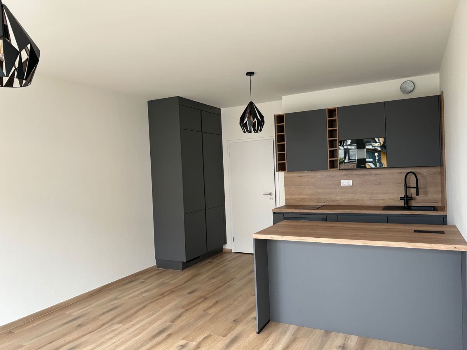 Prenájom bytu 1-izbový 35 m², Gerstelova, Praha, Praha Prenájom bytu 1-izbový 35 m², Gerstelova, Praha, Praha