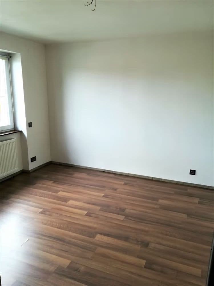 Prenájom bytu 3-izbový 85 m², Ve dvojdomkách, Stochov, Středočeský kraj Prenájom bytu 3-izbový 85 m², Ve dvojdomkách, Stochov, Středočeský kraj