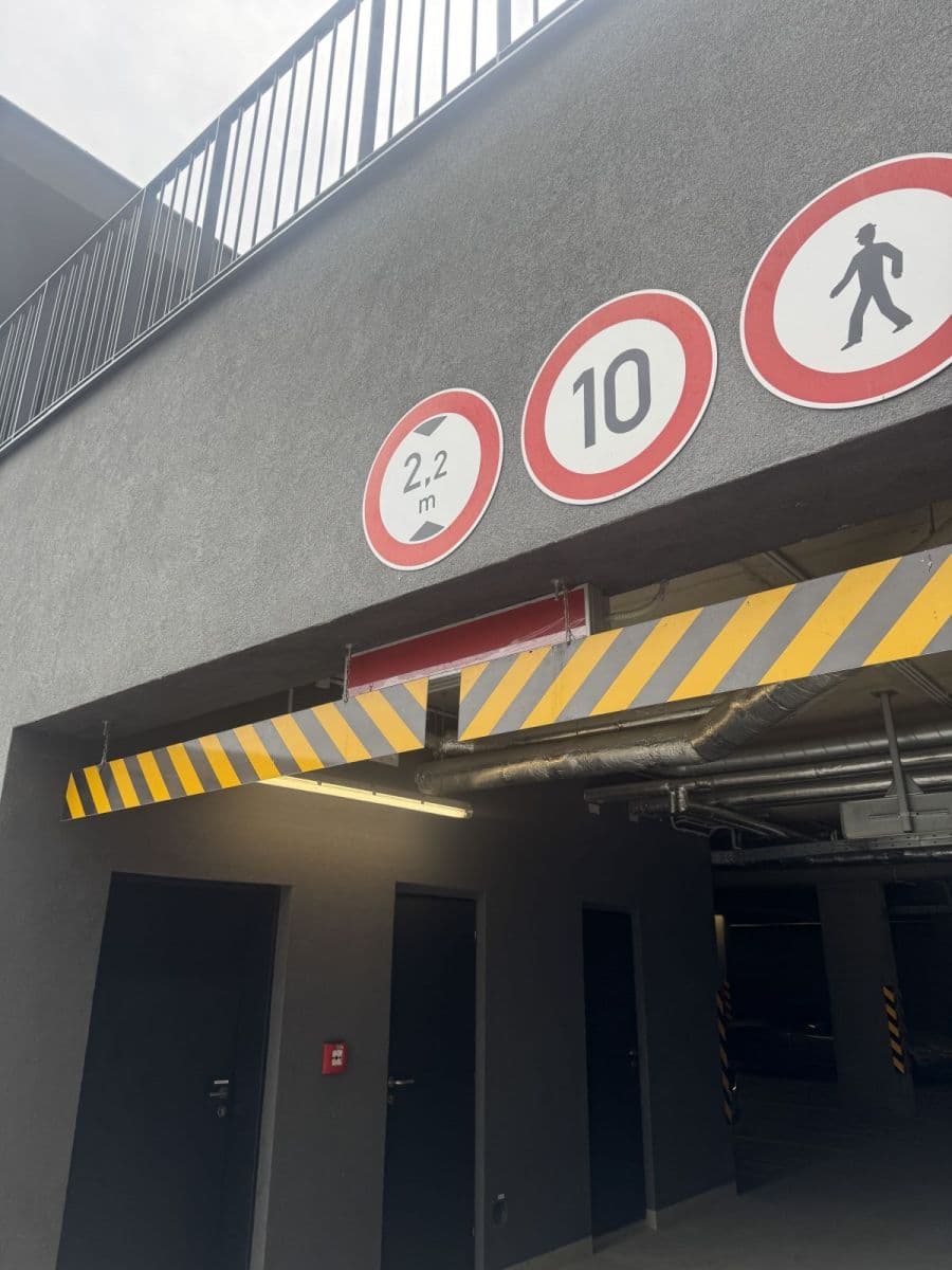 Prenájom garáže 14 m², Brno, Jihomoravský kraj Prenájom garáže 14 m², Brno, Jihomoravský kraj