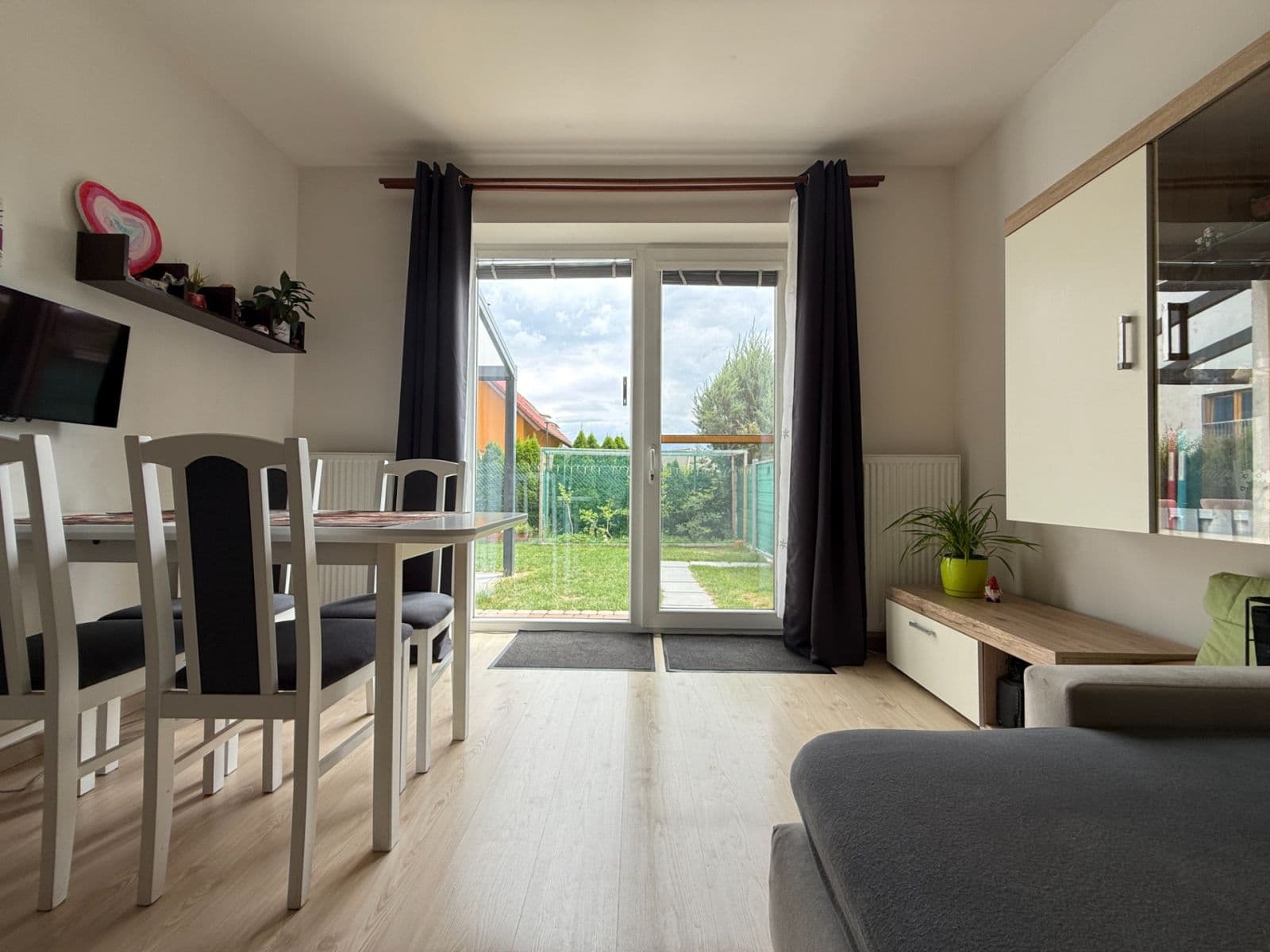 Predaj bytu 3-izbový 55 m², Šípková, Mukařov, Středočeský kraj Predaj bytu 3-izbový 55 m², Šípková, Mukařov, Středočeský kraj