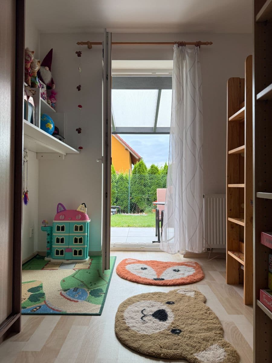 Predaj bytu 3-izbový 55 m², Šípková, Mukařov, Středočeský kraj Predaj bytu 3-izbový 55 m², Šípková, Mukařov, Středočeský kraj