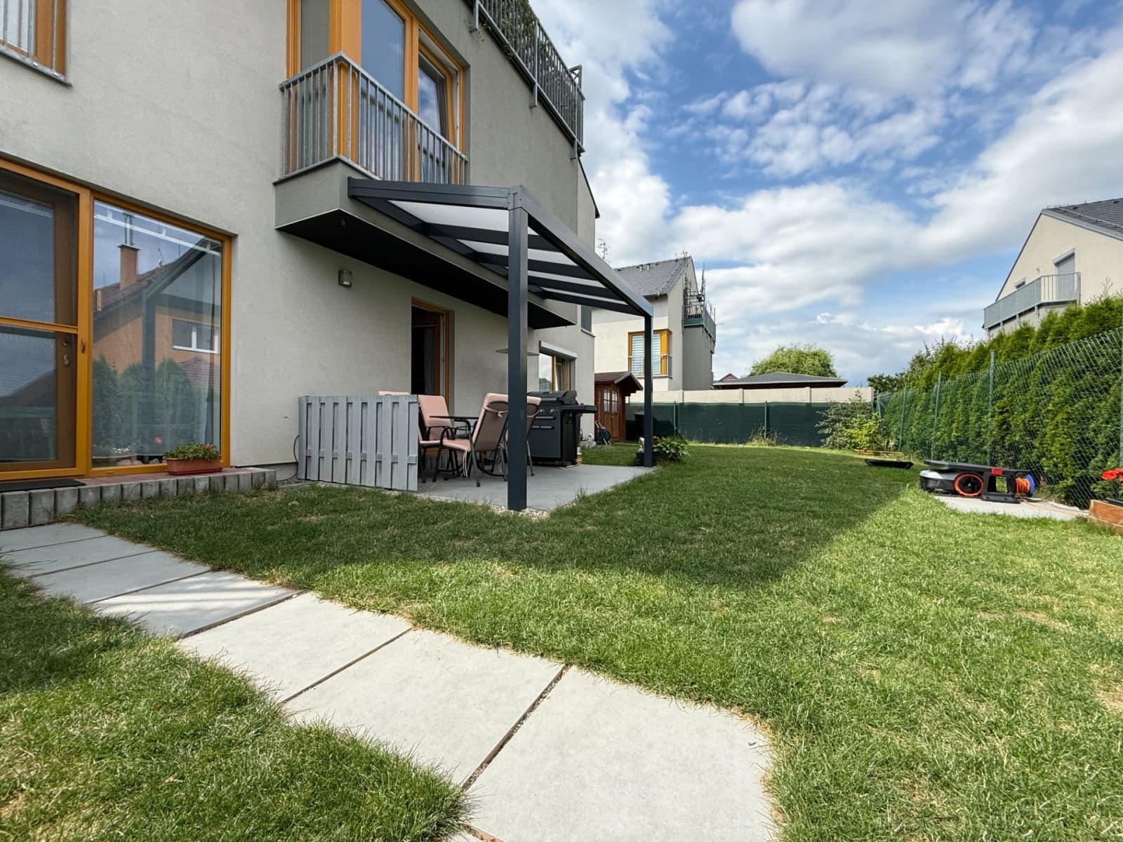 Predaj bytu 3-izbový 55 m², Šípková, Mukařov, Středočeský kraj Predaj bytu 3-izbový 55 m², Šípková, Mukařov, Středočeský kraj