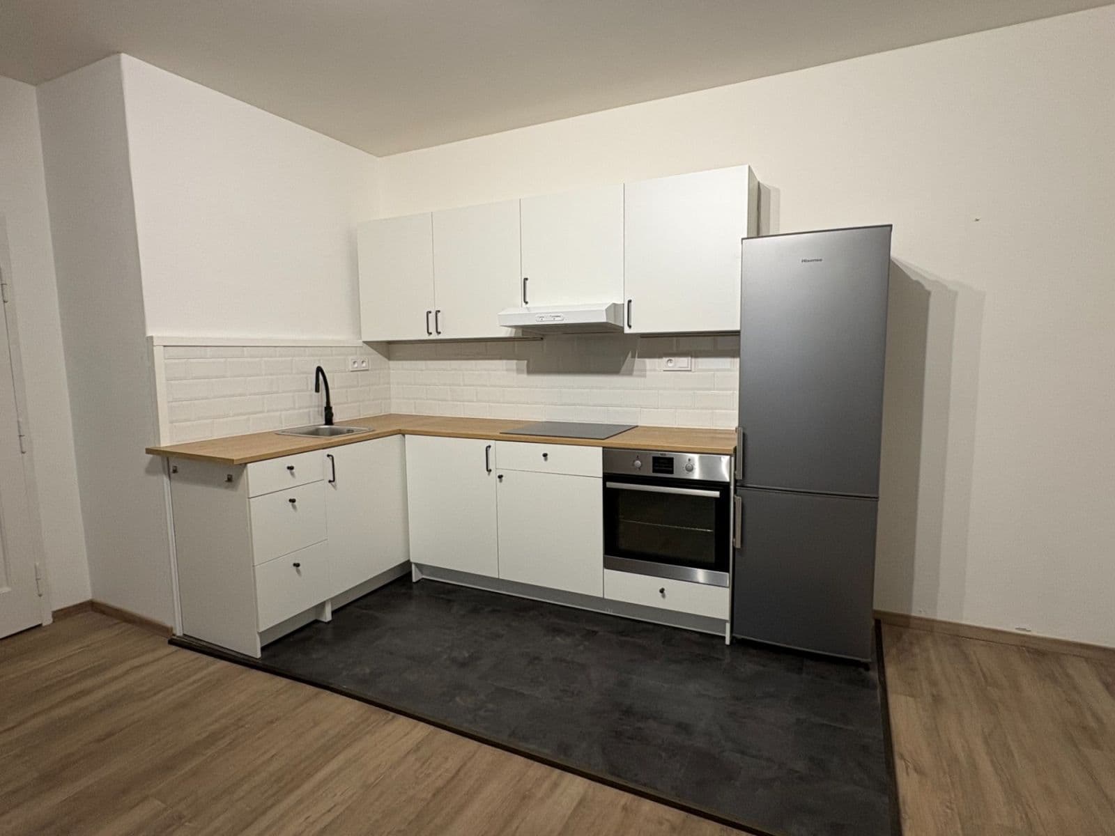 Prenájom bytu 2-izbový 45 m², Evropská, Praha, Praha Prenájom bytu 2-izbový 45 m², Evropská, Praha, Praha