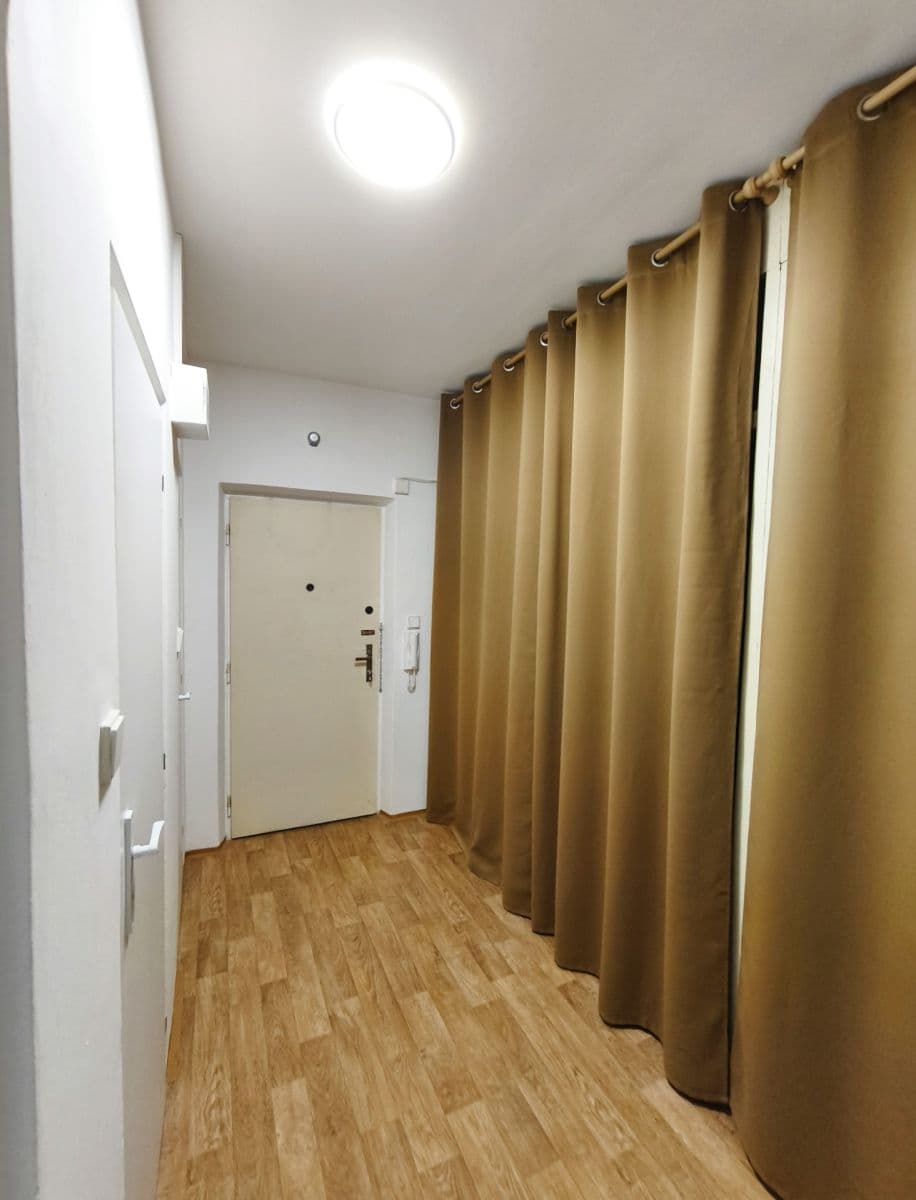 Prenájom bytu 2-izbový 55 m², Počernická, Praha, Praha Prenájom bytu 2-izbový 55 m², Počernická, Praha, Praha